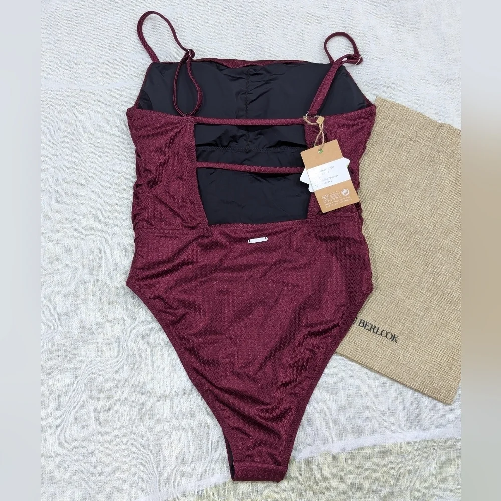 Berlook / Bnwt / Medium / Small / Large / one piece